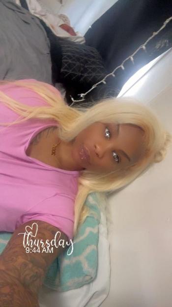 Divine, 22  female escort, Augusta